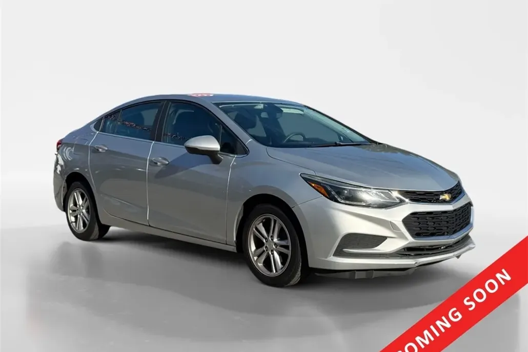 2018 Chevrolet Cruze LT photo 1