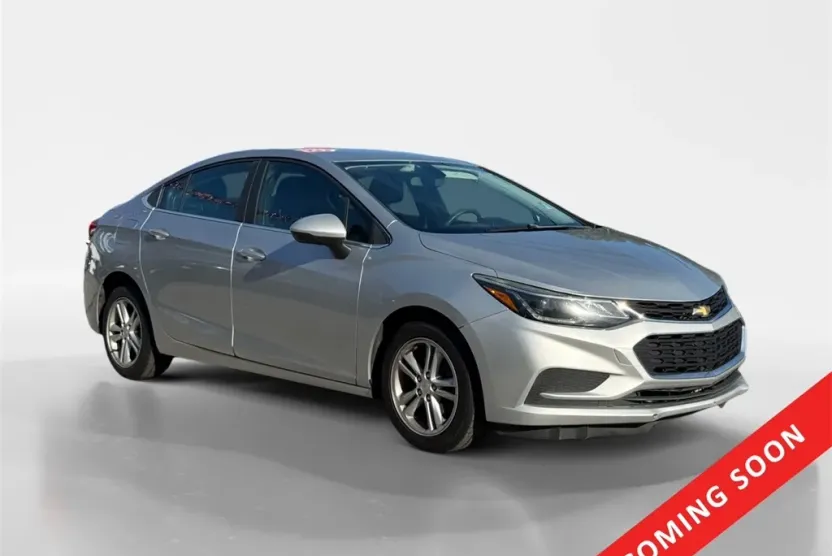 2018 Chevrolet Cruze LT photo 1