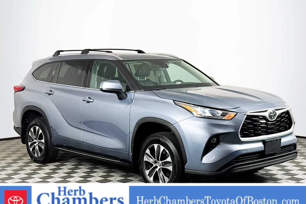 2020 Toyota Highlander XLE photo 1