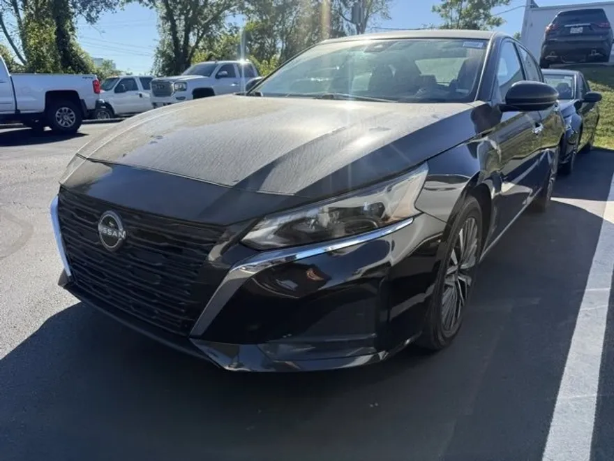 2024 Nissan Altima 2.5 SV photo 1
