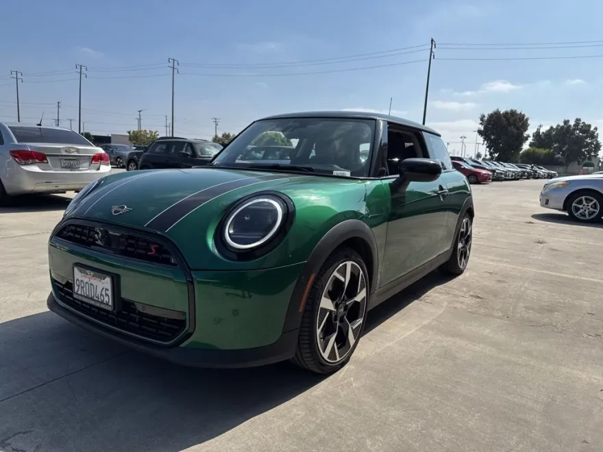 2025 Mini Cooper Hardtop S photo 1
