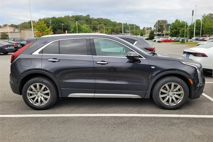 2023 Cadillac XT4 Premium Luxury photo 1