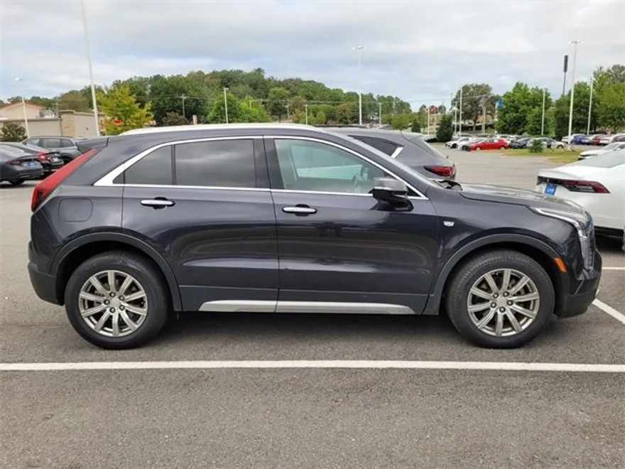 2023 Cadillac XT4 Premium Luxury photo 1