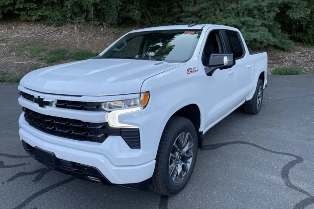 2025 Chevrolet Silverado 1500 RST photo 1