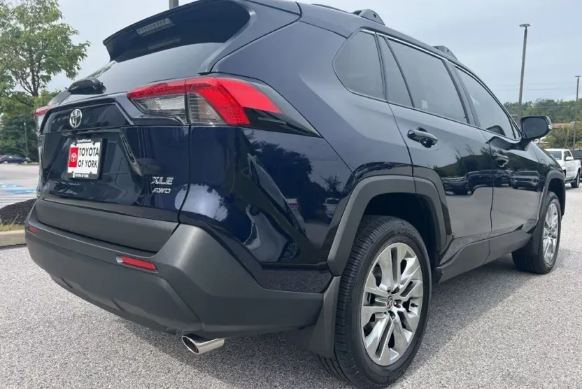 2025 Toyota RAV4 XLE Premium photo 1