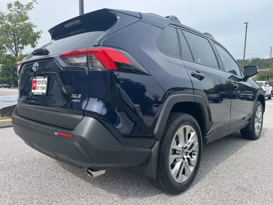 2025 Toyota RAV4 XLE Premium photo 1