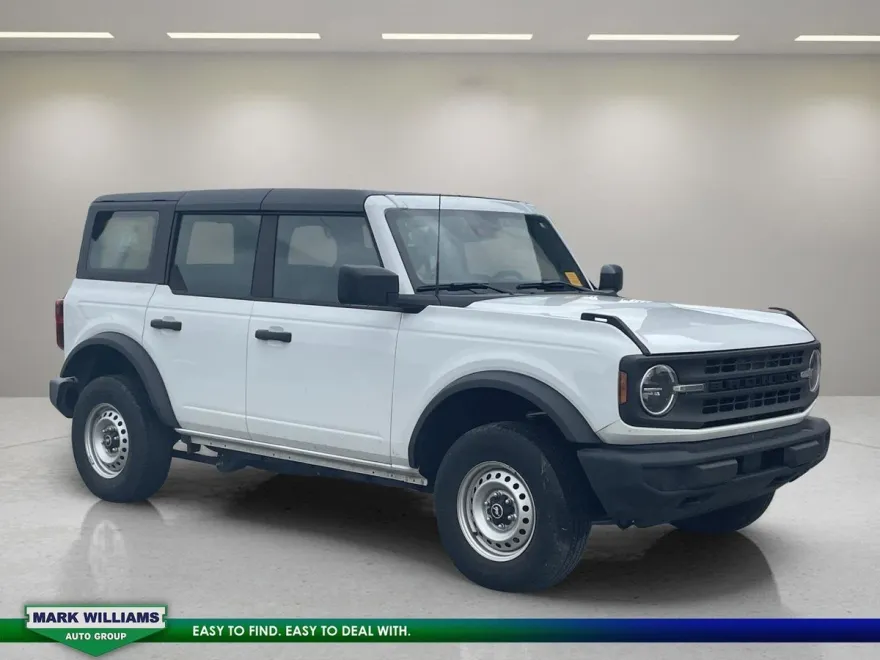 2022 Ford Bronco Base photo 1