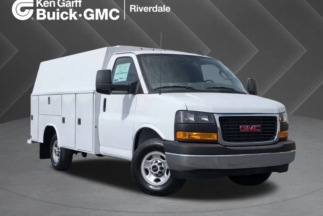 2025 Gmc Savana Cutaway 3500 photo 1