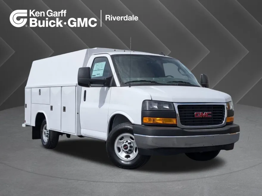 2025 Gmc Savana Cutaway 3500 photo 1