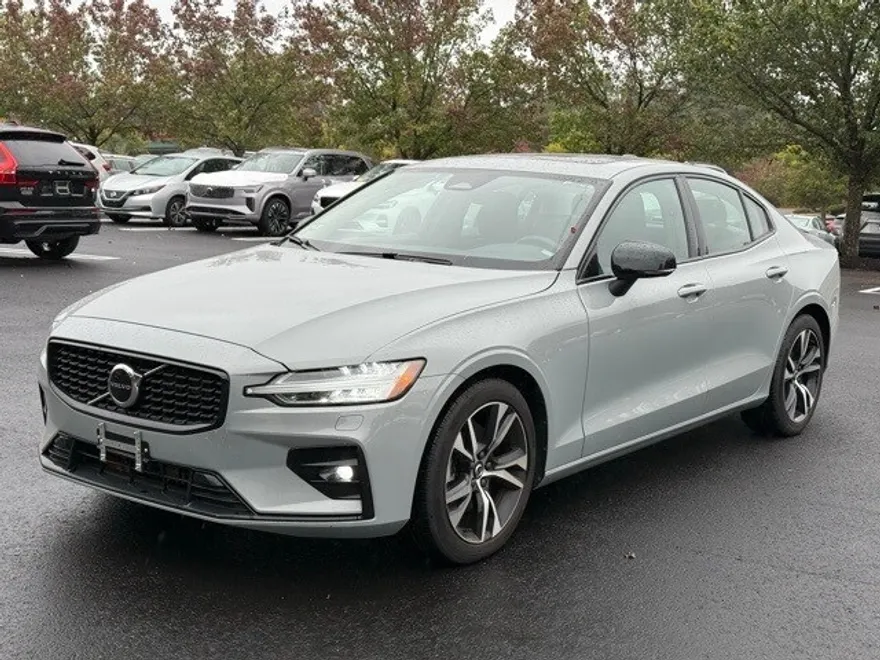 2025 Volvo S60 B5 Core photo 1