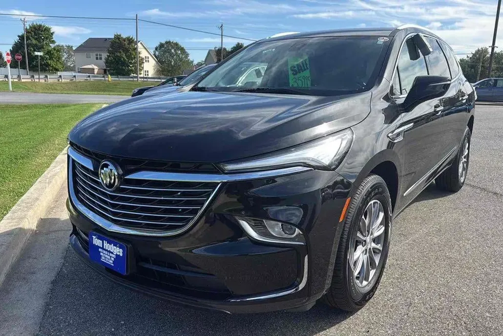 2022 Buick Enclave Essence photo 1