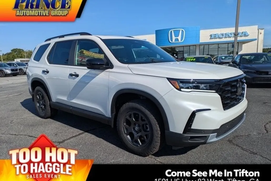 2025 Honda Pilot TrailSport photo 1