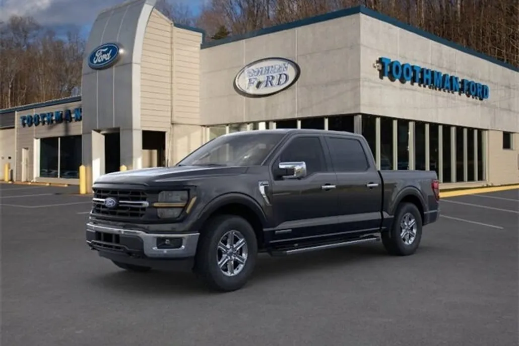 2025 Ford F-150 XLT photo 1
