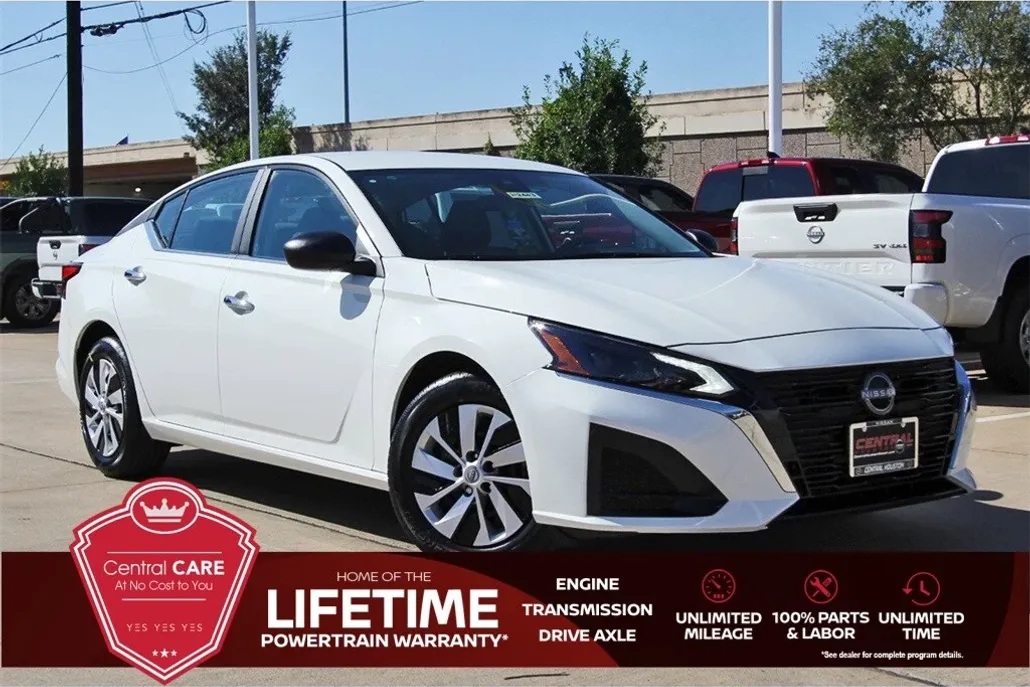2025 Nissan Altima S photo 1