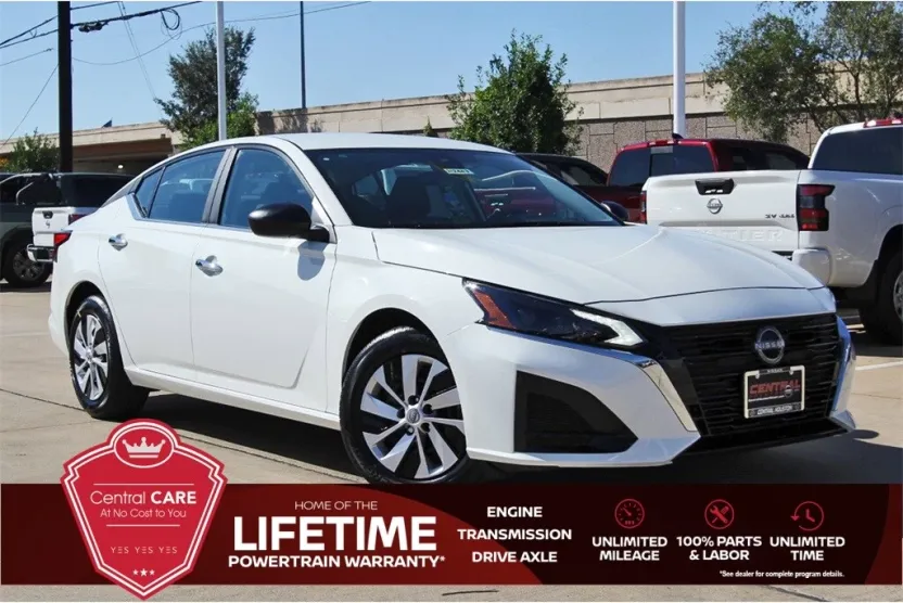 2025 Nissan Altima S photo 1