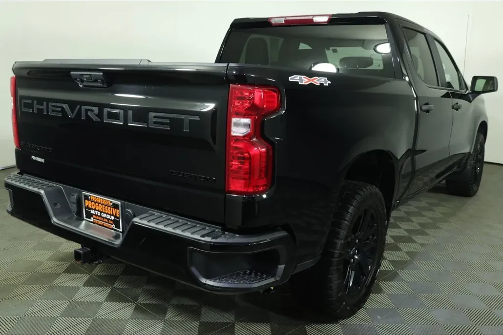 2024 Chevrolet Silverado 1500 Custom photo 1