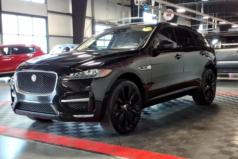 2018 Jaguar F-PACE R-Sport photo 1