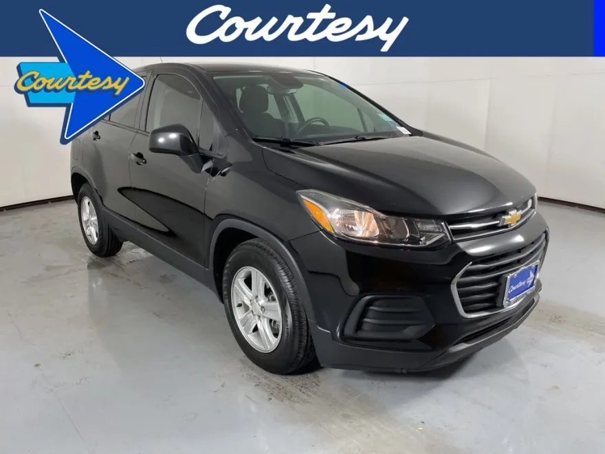 2021 Chevrolet Trax LS photo 1