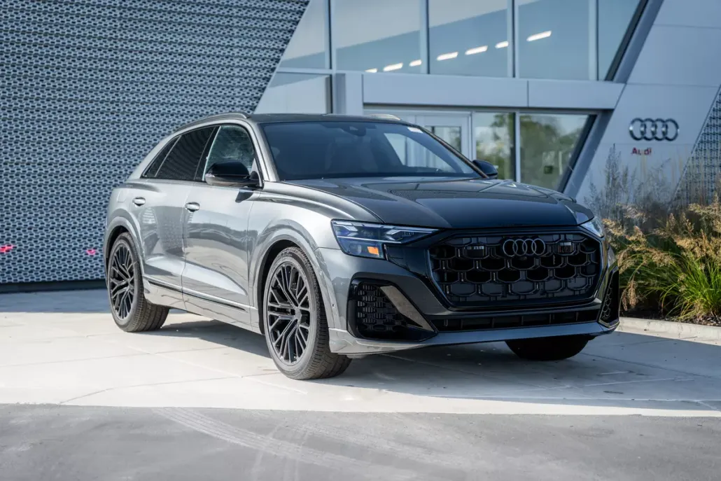 2026 Audi SQ8 Prestige photo 1