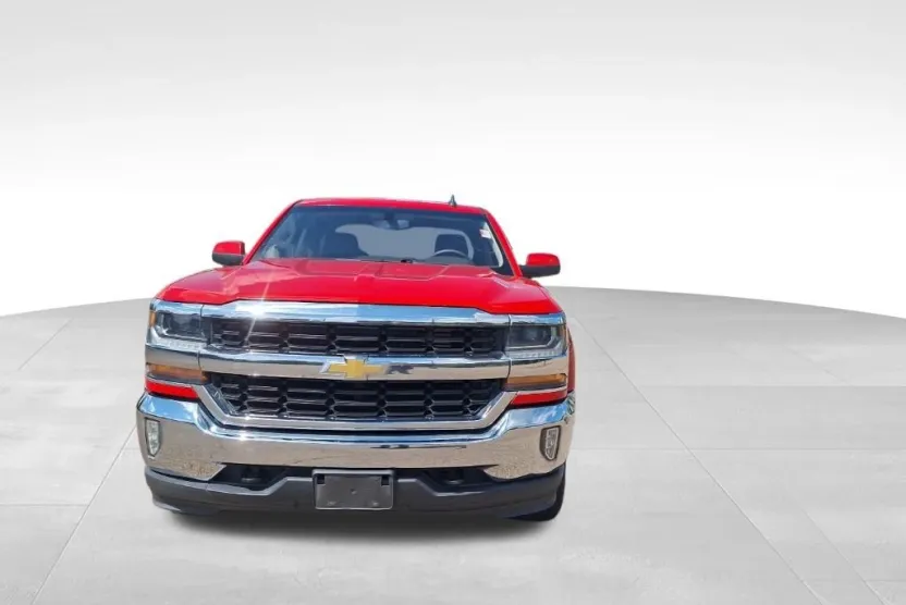 2018 Chevrolet Silverado 1500 LT photo 1