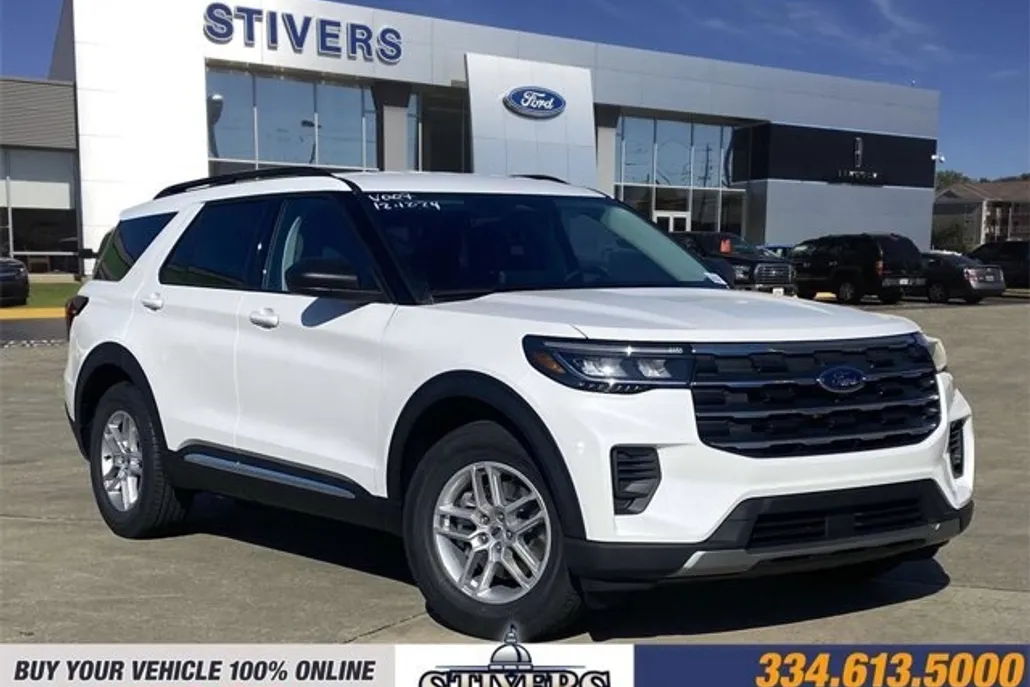 2025 Ford Explorer photo 1
