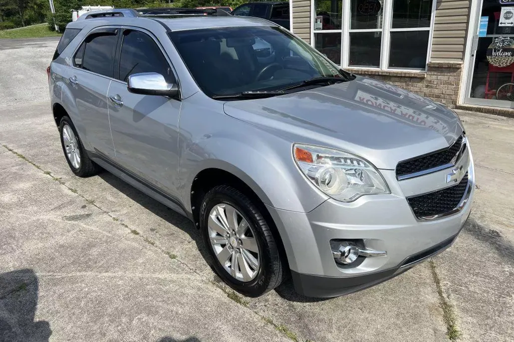 2010 Chevrolet Equinox LTZ photo 1