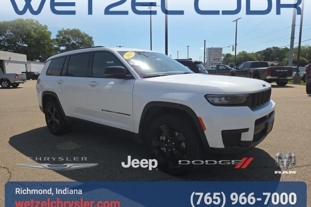 2023 Jeep Grand Cherokee Altitude photo 1