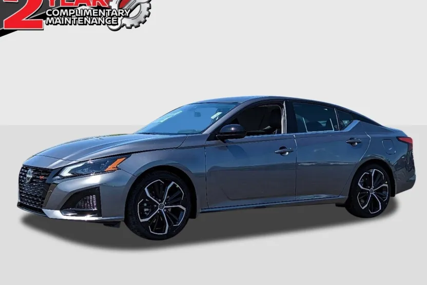 2025 Nissan Altima SR photo 1