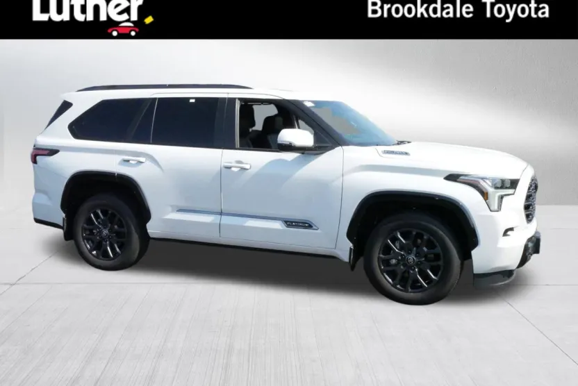 2025 Toyota Sequoia Platinum photo 1
