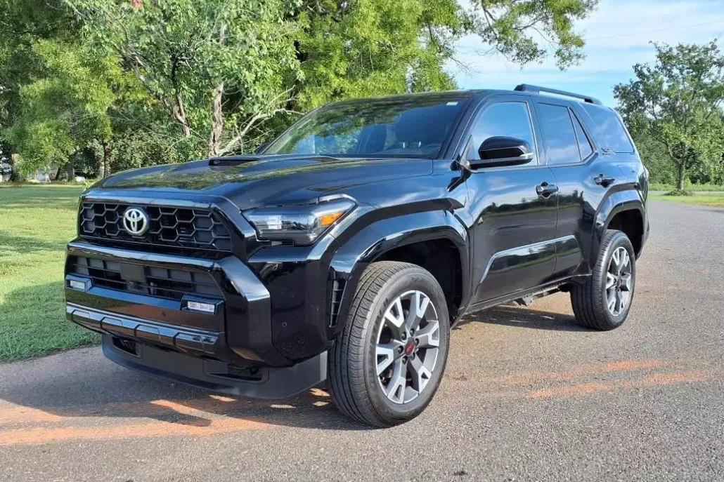 2025 Toyota 4Runner photo 1