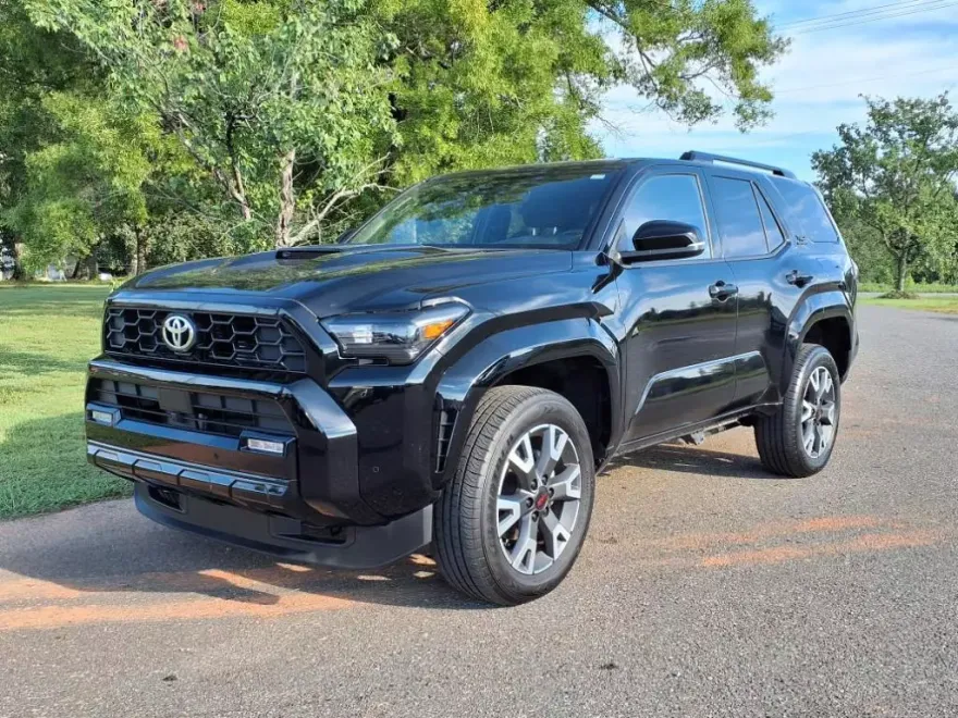 2025 Toyota 4Runner photo 1