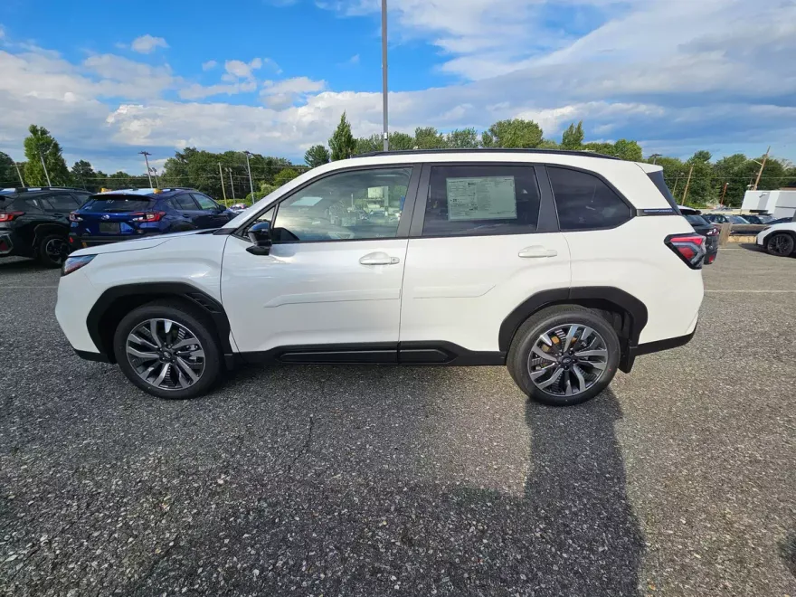 2025 Subaru Forester Touring photo 2