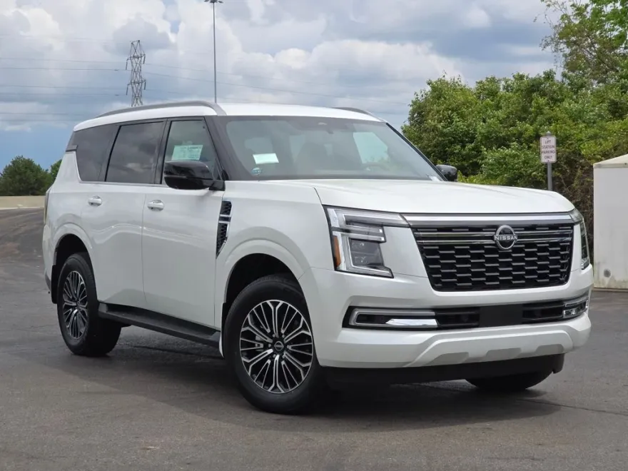 2025 Nissan Armada SL photo 1