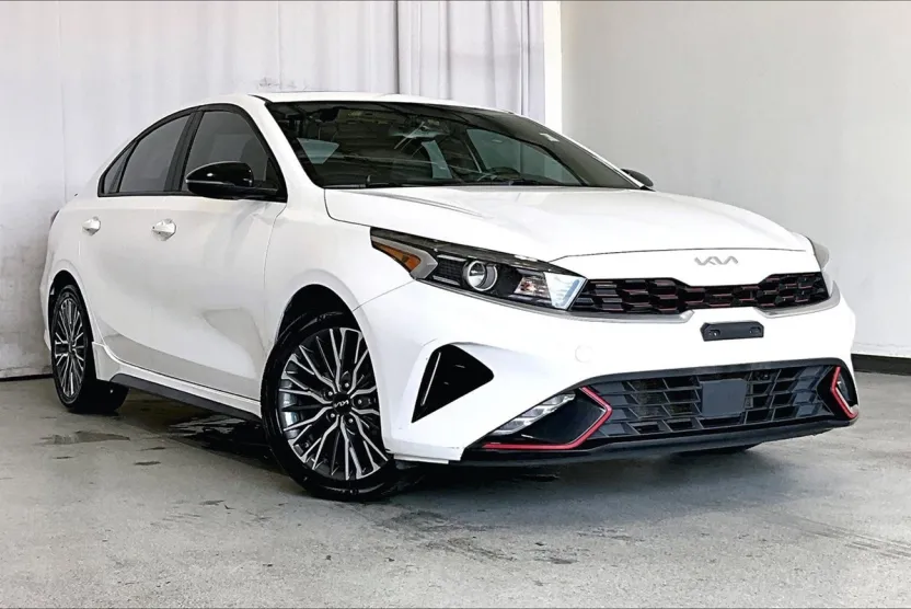 2023 Kia Forte GT-Line photo 1