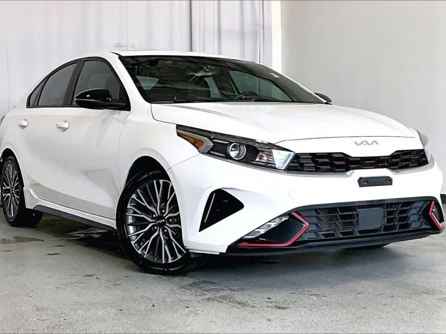 2023 Kia Forte GT-Line photo 1