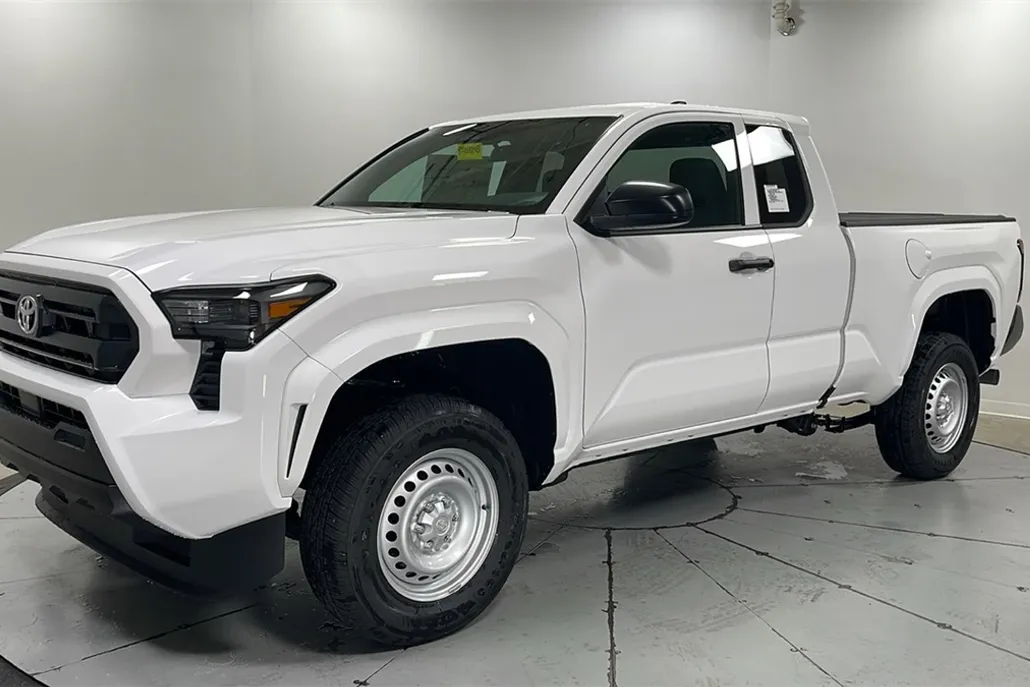 2025 Toyota Tacoma SR XtraCab photo 1