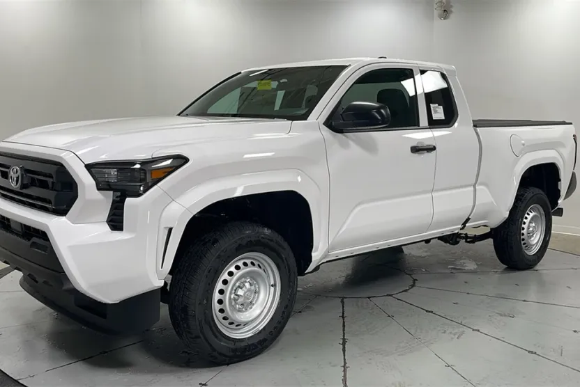 2025 Toyota Tacoma SR XtraCab photo 1