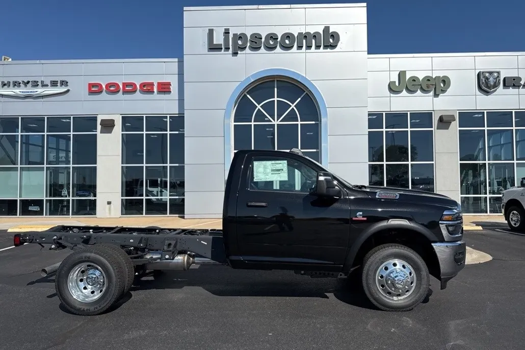 2025 Ram 3500 Tradesman photo 1