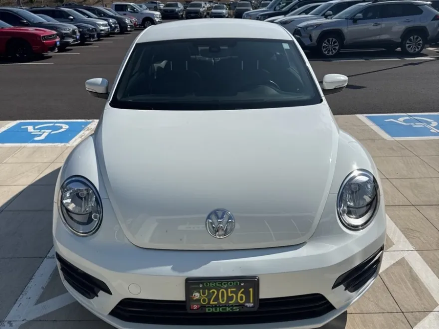 2018 Volkswagen Beetle S photo 1