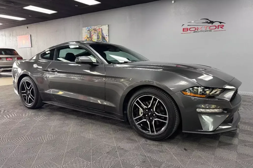 2020 Ford Mustang EcoBoost photo 1