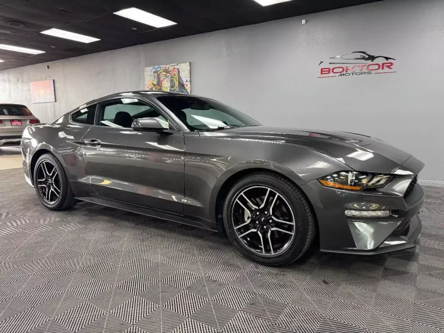 2020 Ford Mustang EcoBoost photo 1