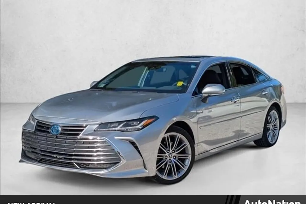 2021 Toyota Avalon Hybrid Limited photo 1