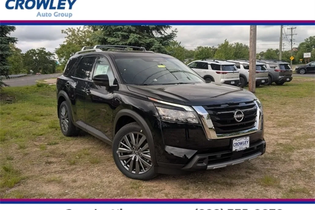2025 Nissan Pathfinder SL photo 1