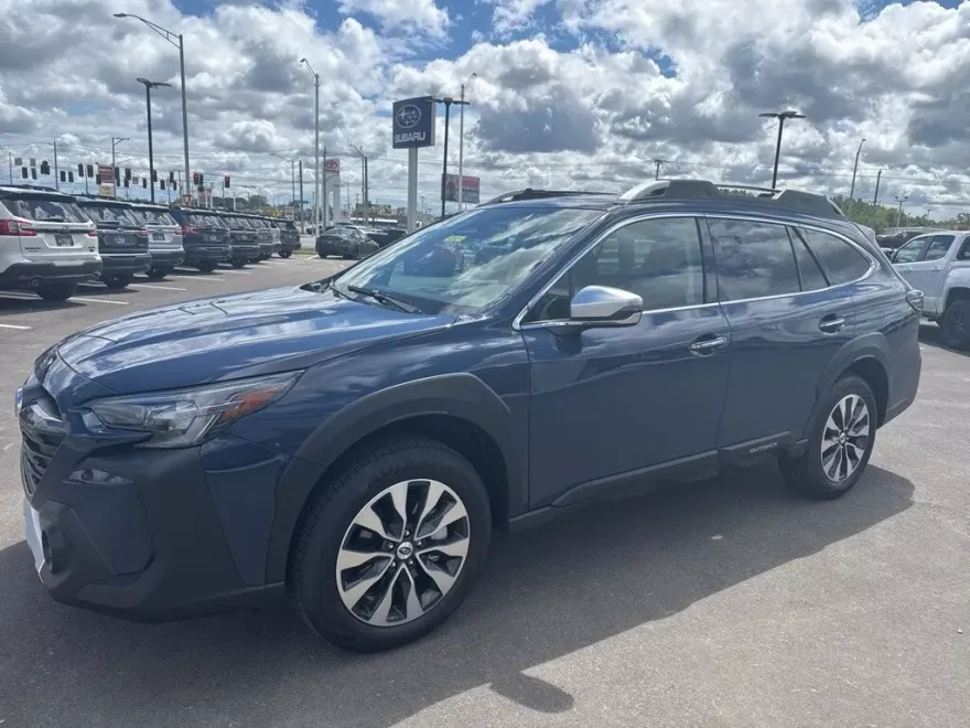 2025 Subaru Outback Touring XT photo 1
