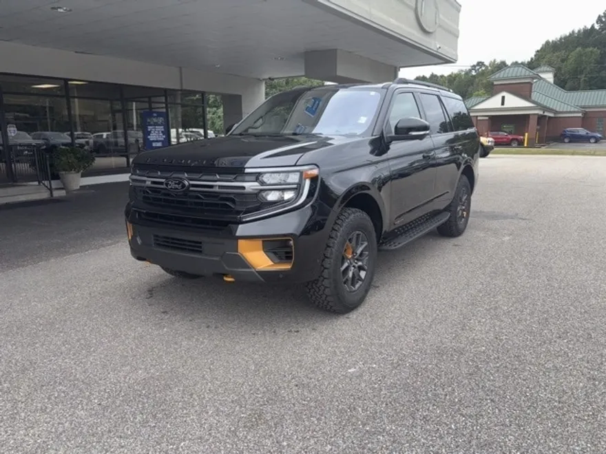 2025 Ford Expedition photo 1
