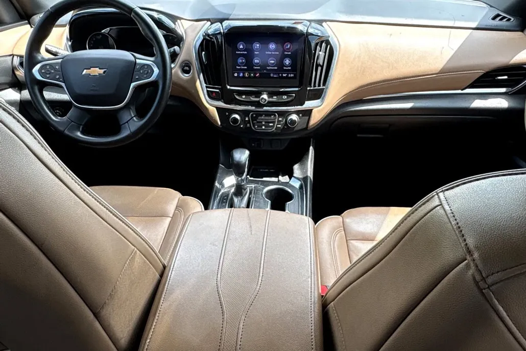 2023 Chevrolet Traverse Premier photo 1