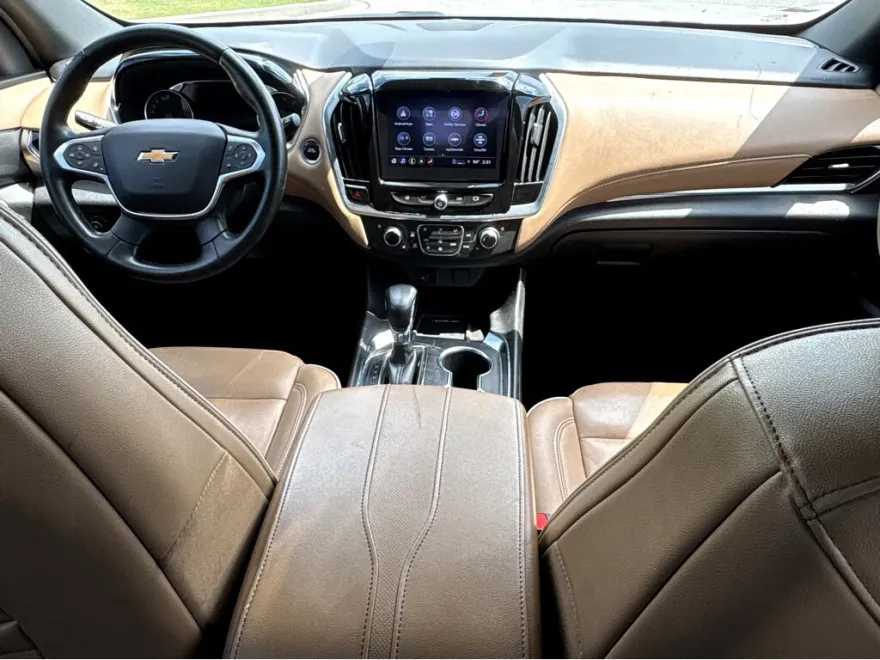 2023 Chevrolet Traverse Premier photo 1