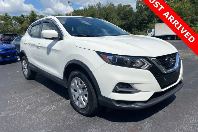 2020 Nissan Rogue Sport S photo 1