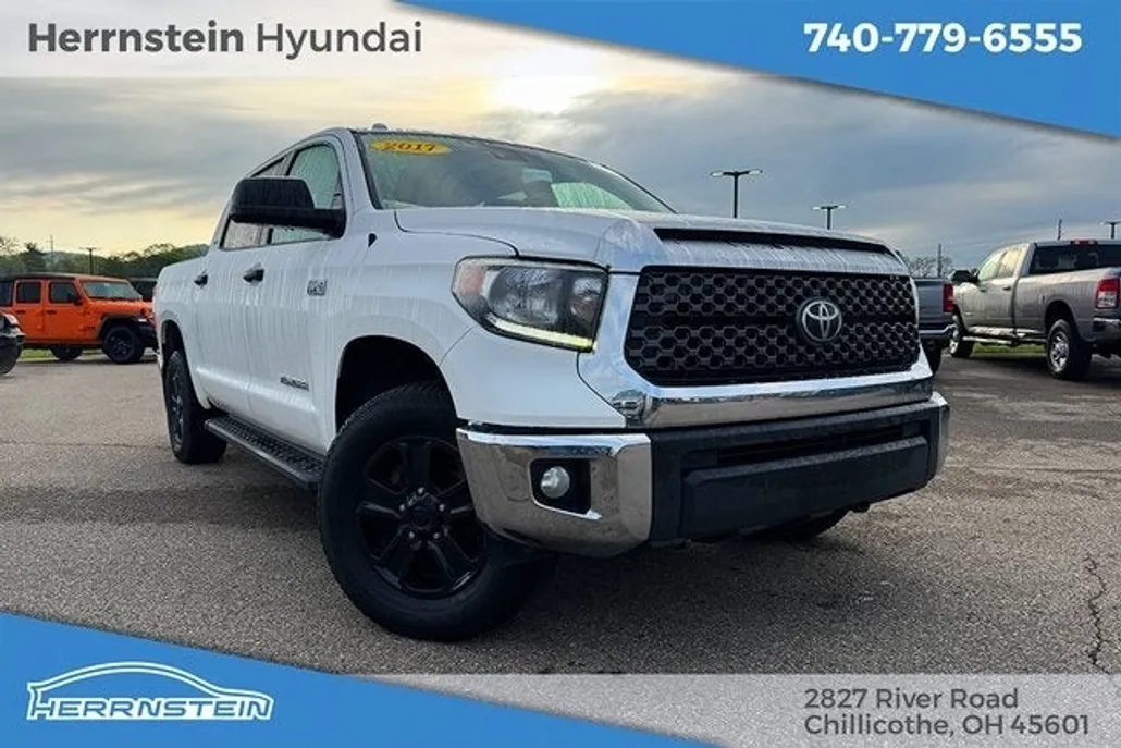 2018 Toyota Tundra SR5 photo 1