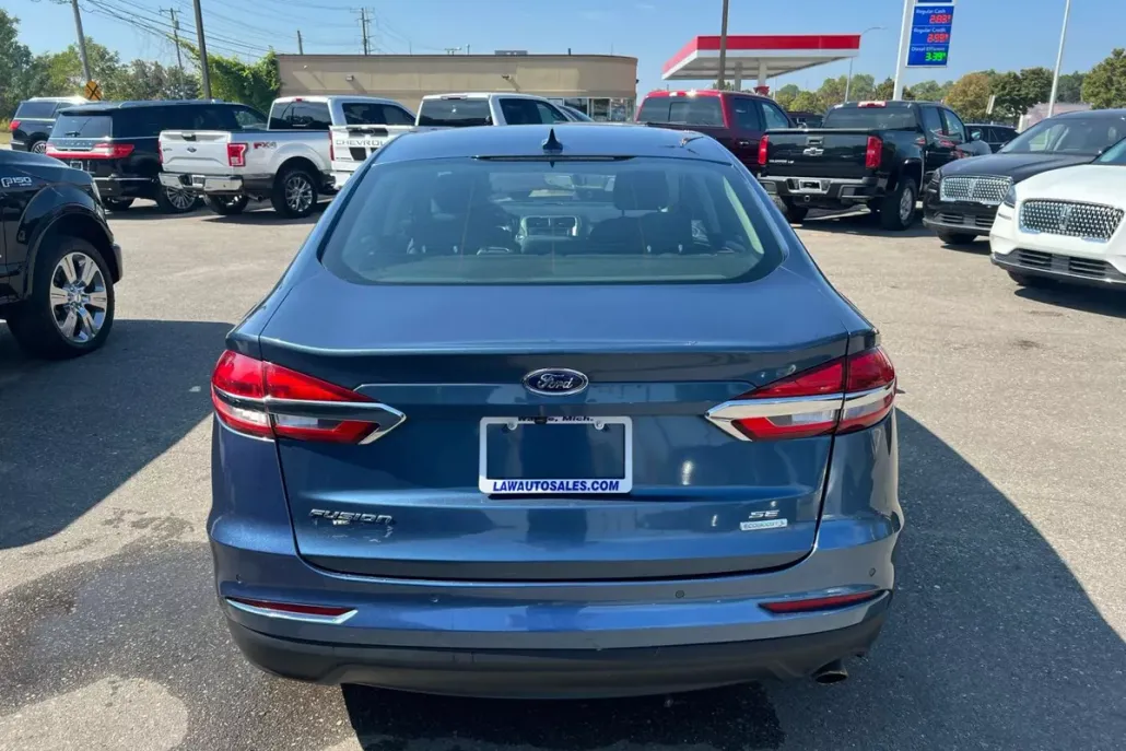 2019 Ford Fusion SE photo 1